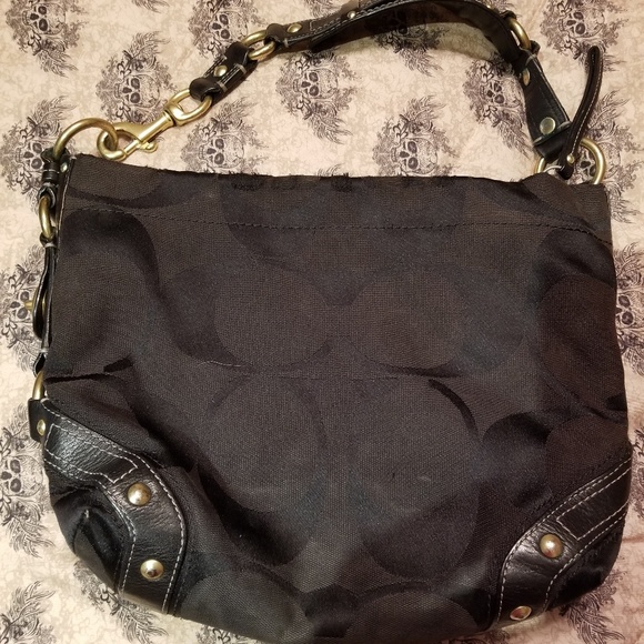Coach Handbags - Coach handbag Coach Handbags - Coach handbag